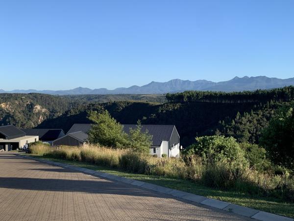 1 414 m² Land