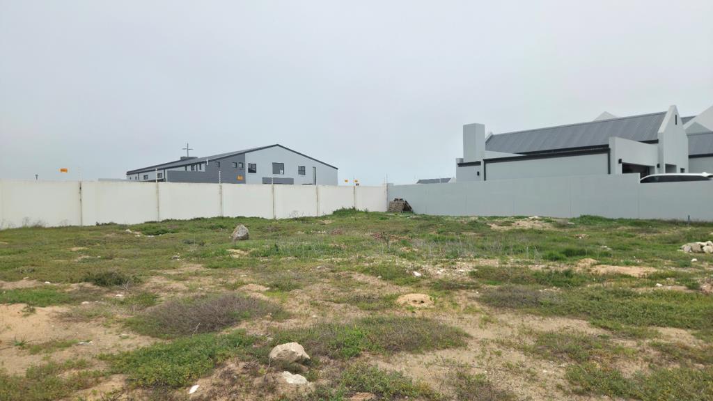 445 m² Land