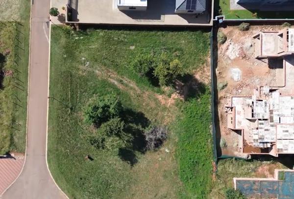 180 m² Land