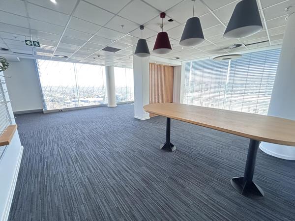 1 097 m² Office Space