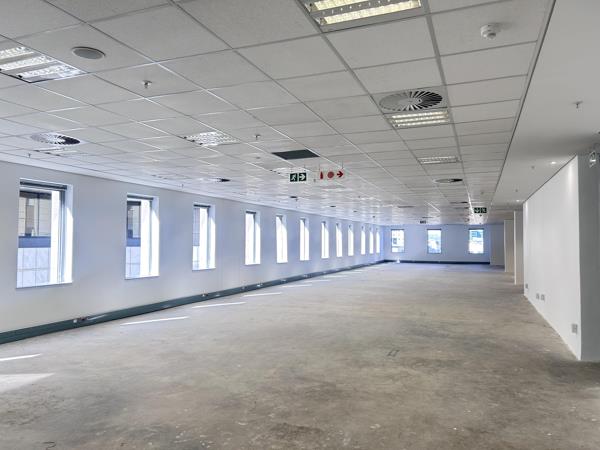 1 976 m² Office Space