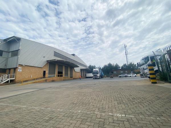7 671 m² Industrial space