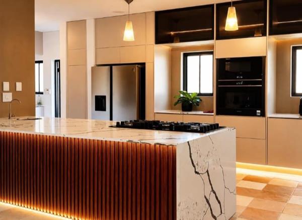 6 Bedroom House