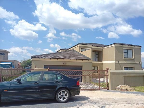 5 Bedroom House