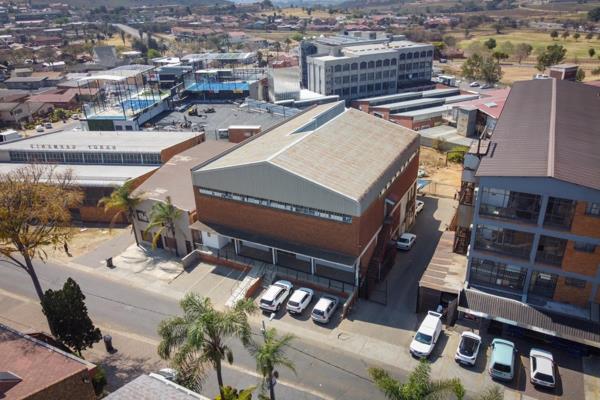 1 400 m² Retail Space