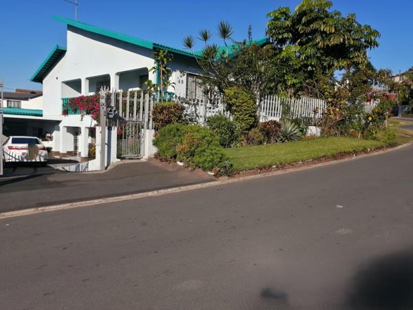 6 Bedroom House