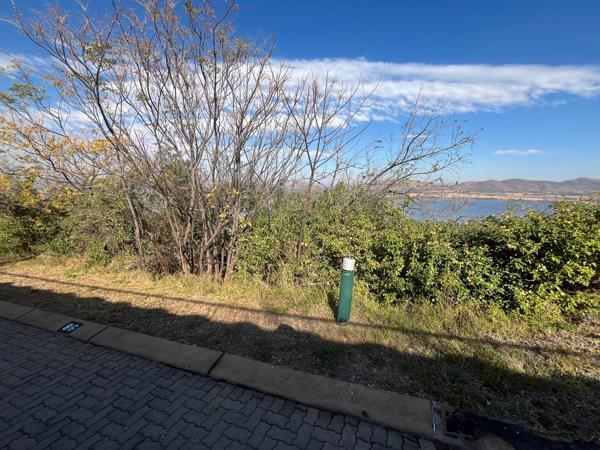 1 035 m² Land