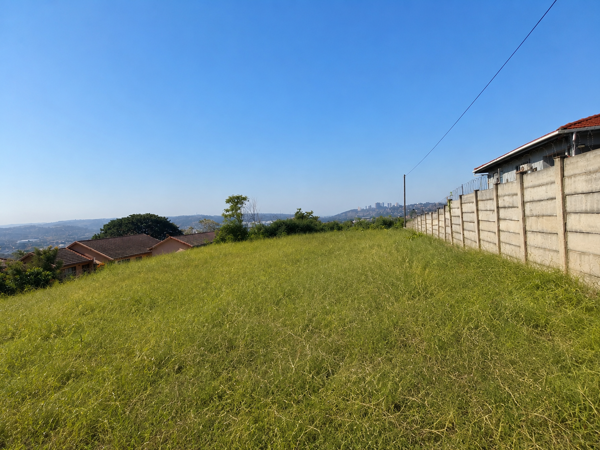1 054 m² Land