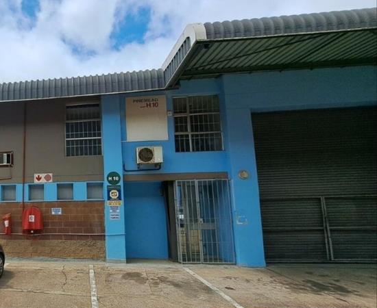 690 m² Industrial space