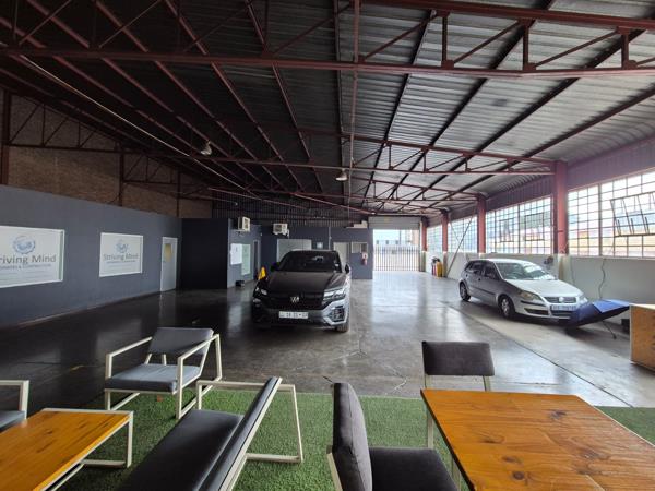 880 m² Industrial space