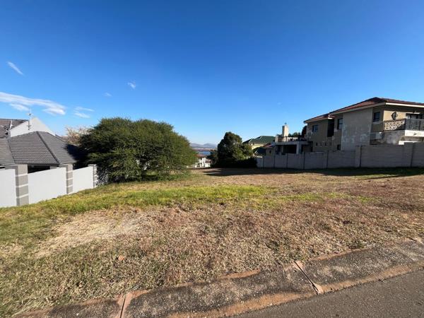 888 m² Land