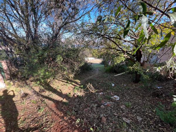 594 m² Land