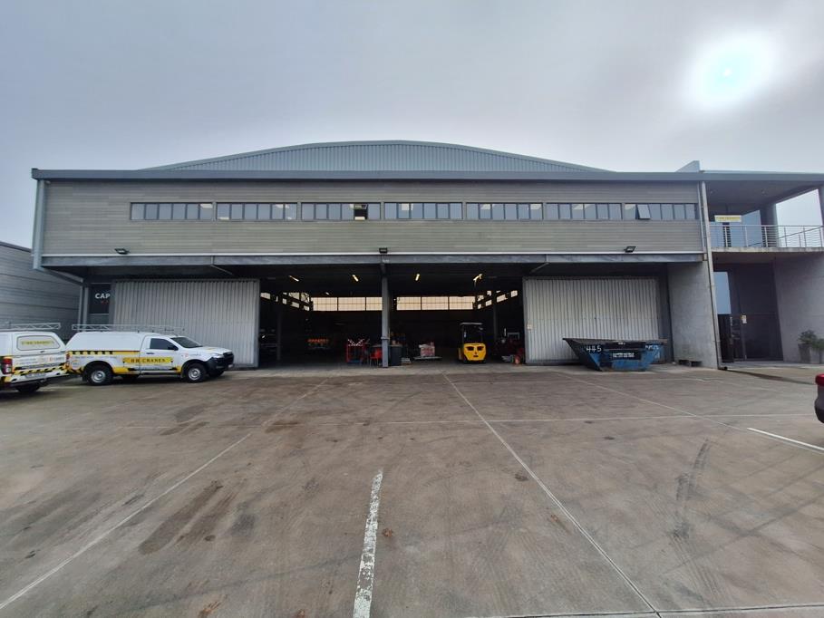 1 590 m² Industrial space