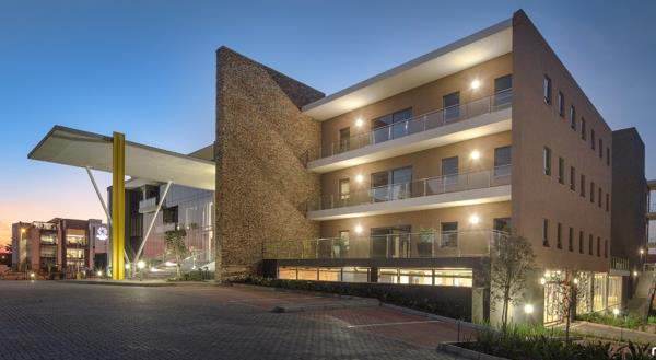 777 m² Office Space