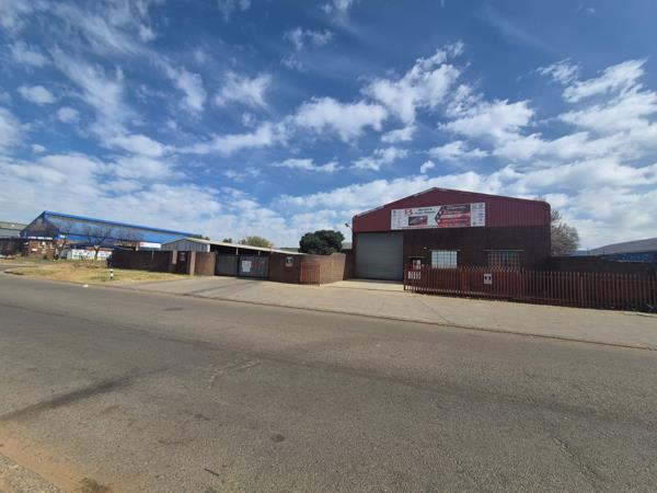 869 m² Industrial space