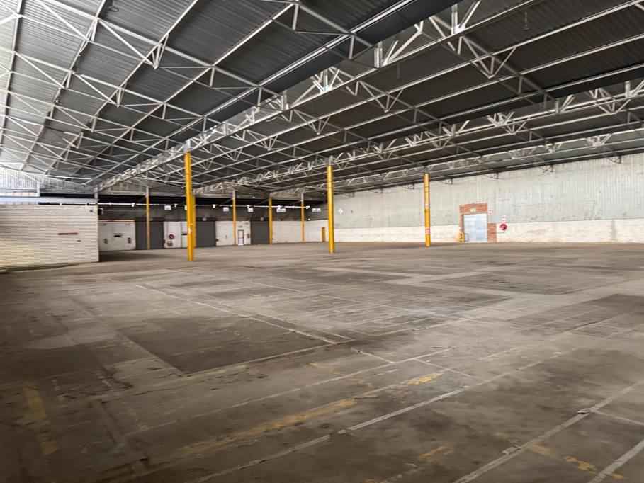 2 716 m² Industrial space