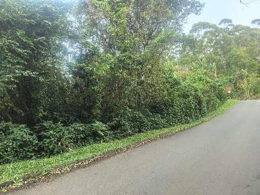 1 858 m² Land