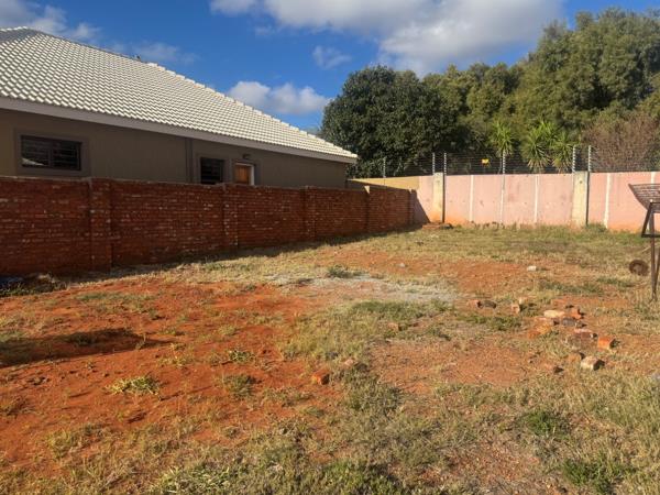3 523 m² Land