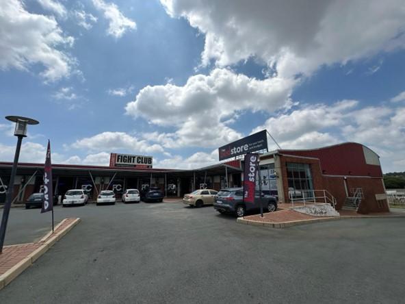 832 m² Retail Space