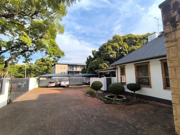 6 Bedroom House