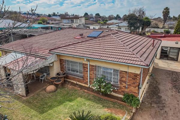 5 Bedroom House
