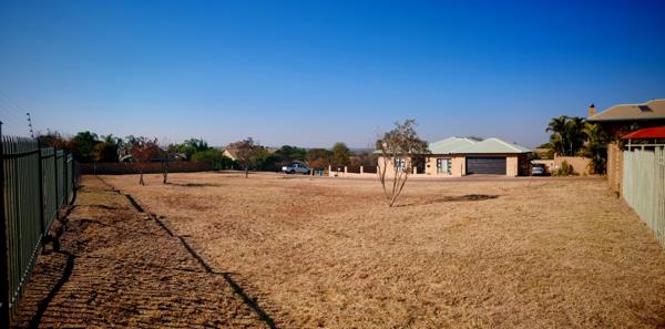 745 m² Land