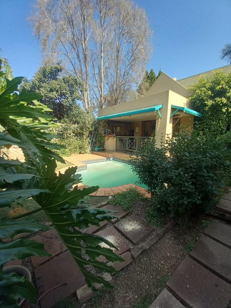 3 Bedroom House in Menlo Park