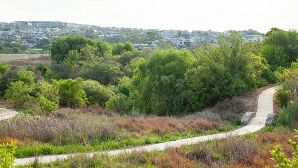 710 m² Land