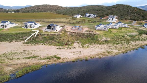 600 m² Land
