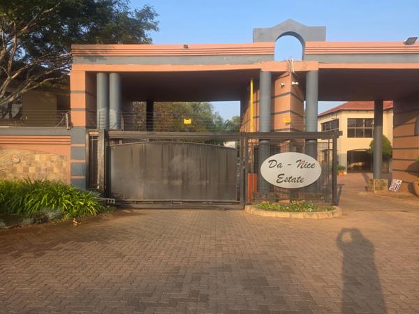 766 m² Land