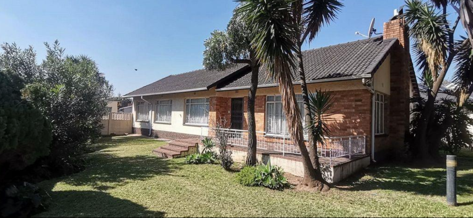 3 Bedroom House in Robertsham