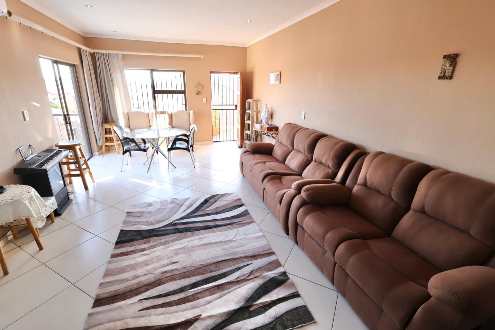 3 Bedroom Townhouse in Liefde en Vrede