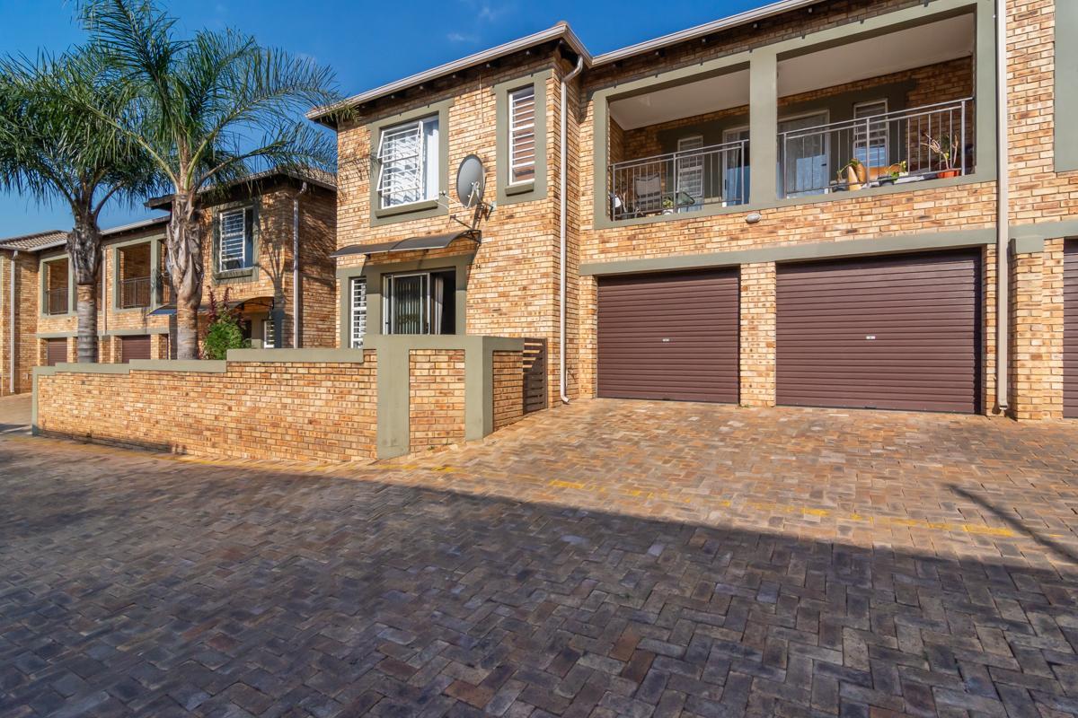 3 Bedroom Townhouse in Wilgeheuwel