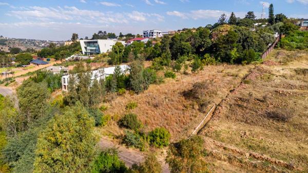 1 558 m² Land