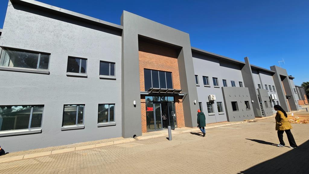4 892 m² Industrial space