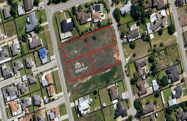 858 m² Land