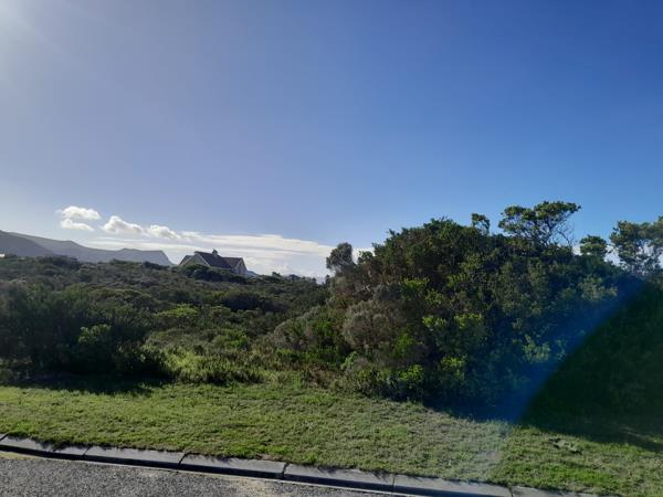 600 m² Land