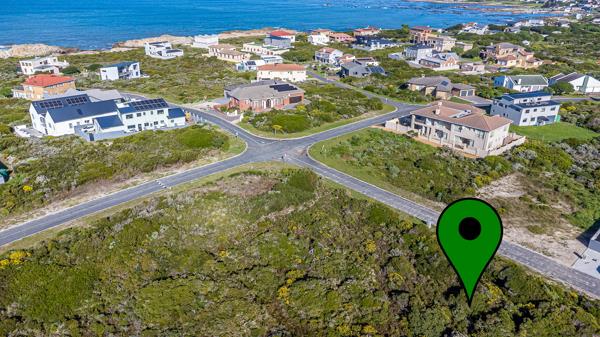 600 m² Land