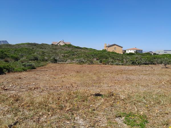 600 m² Land