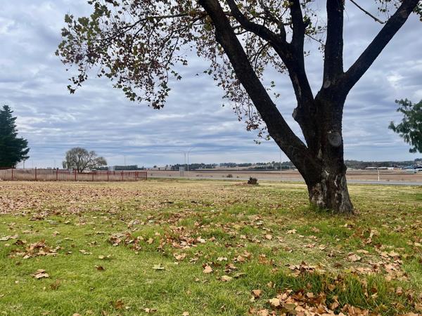 1 780 m² Land