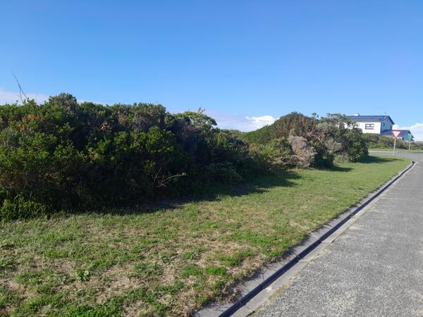 600 m² Land