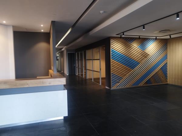 3 000 m² Office Space