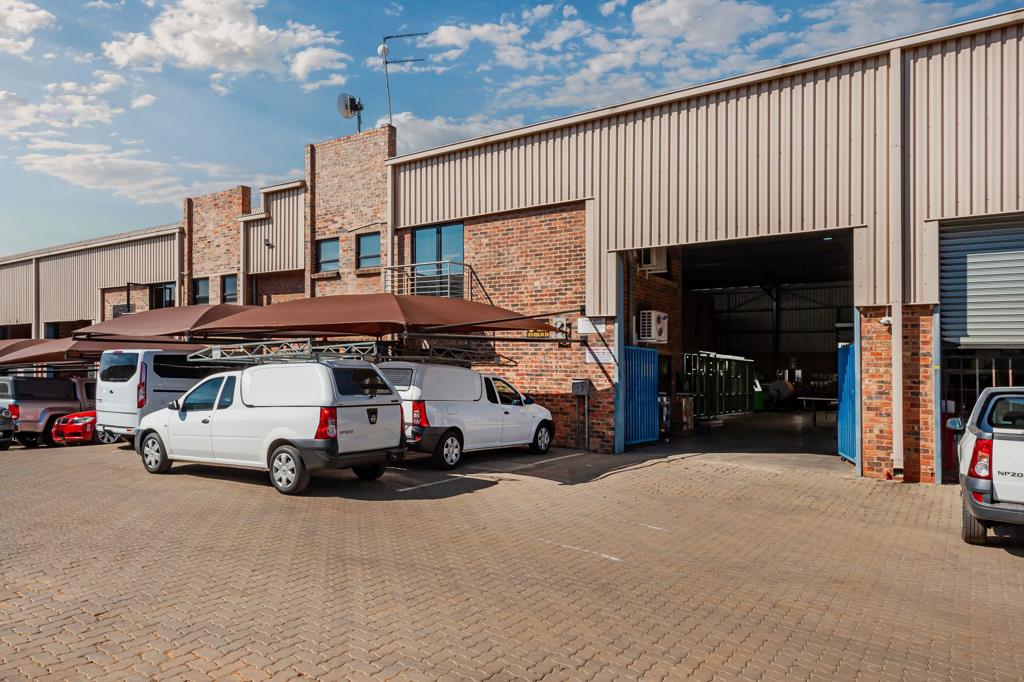 471 m² Industrial space