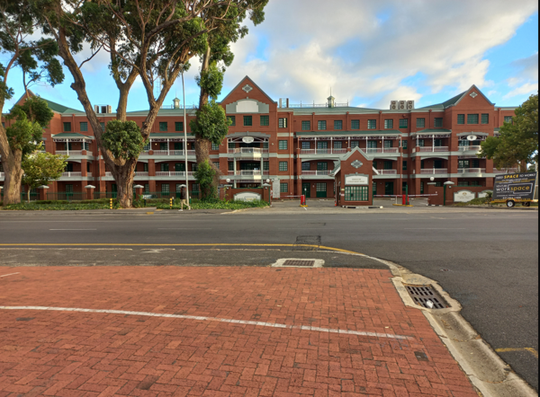 128 m² Commercial space