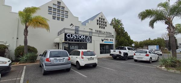 325 m² Commercial space