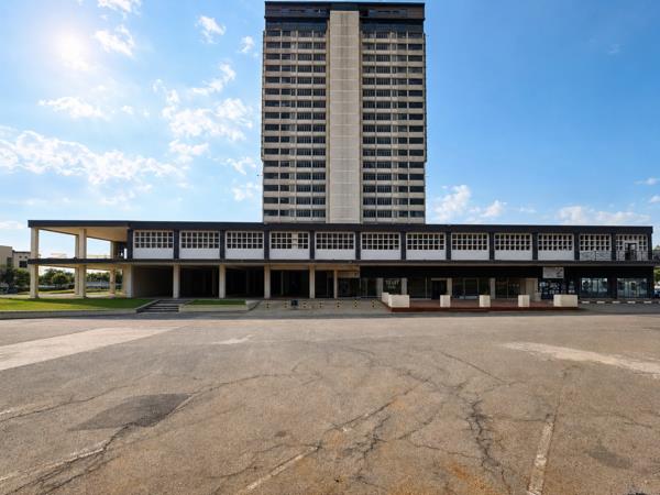2 442 m² Commercial space