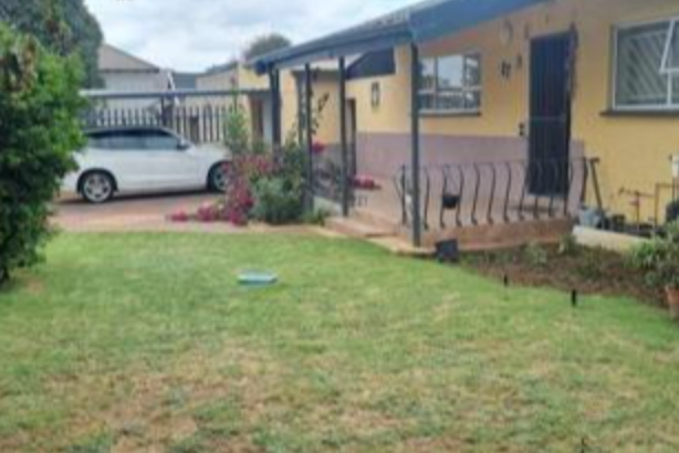 4 Bedroom House in Ridgeway