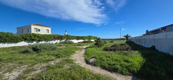 932 m² Land