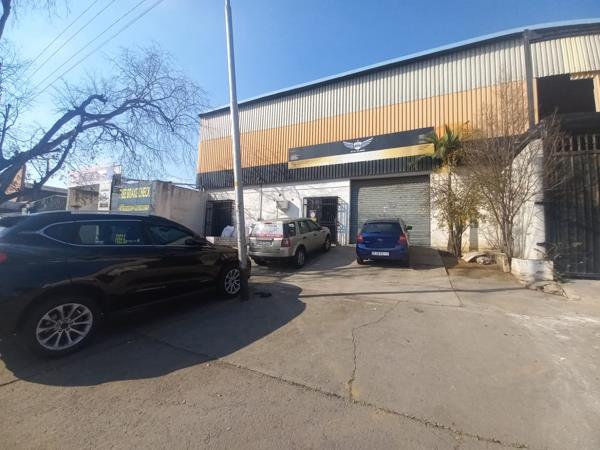 700 m² Commercial space