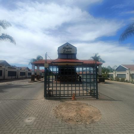805 m² Land